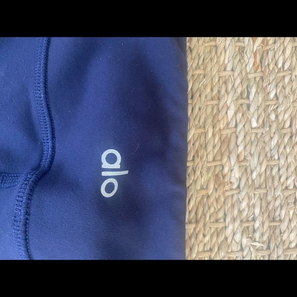 ALO entwine leggings in rich navy - Picture 6 of 7